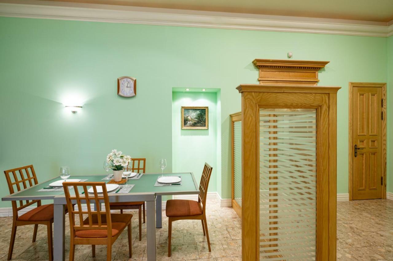 Old Riga 2 Bedroom Vecpilsetas Street Apartment Екстер'єр фото