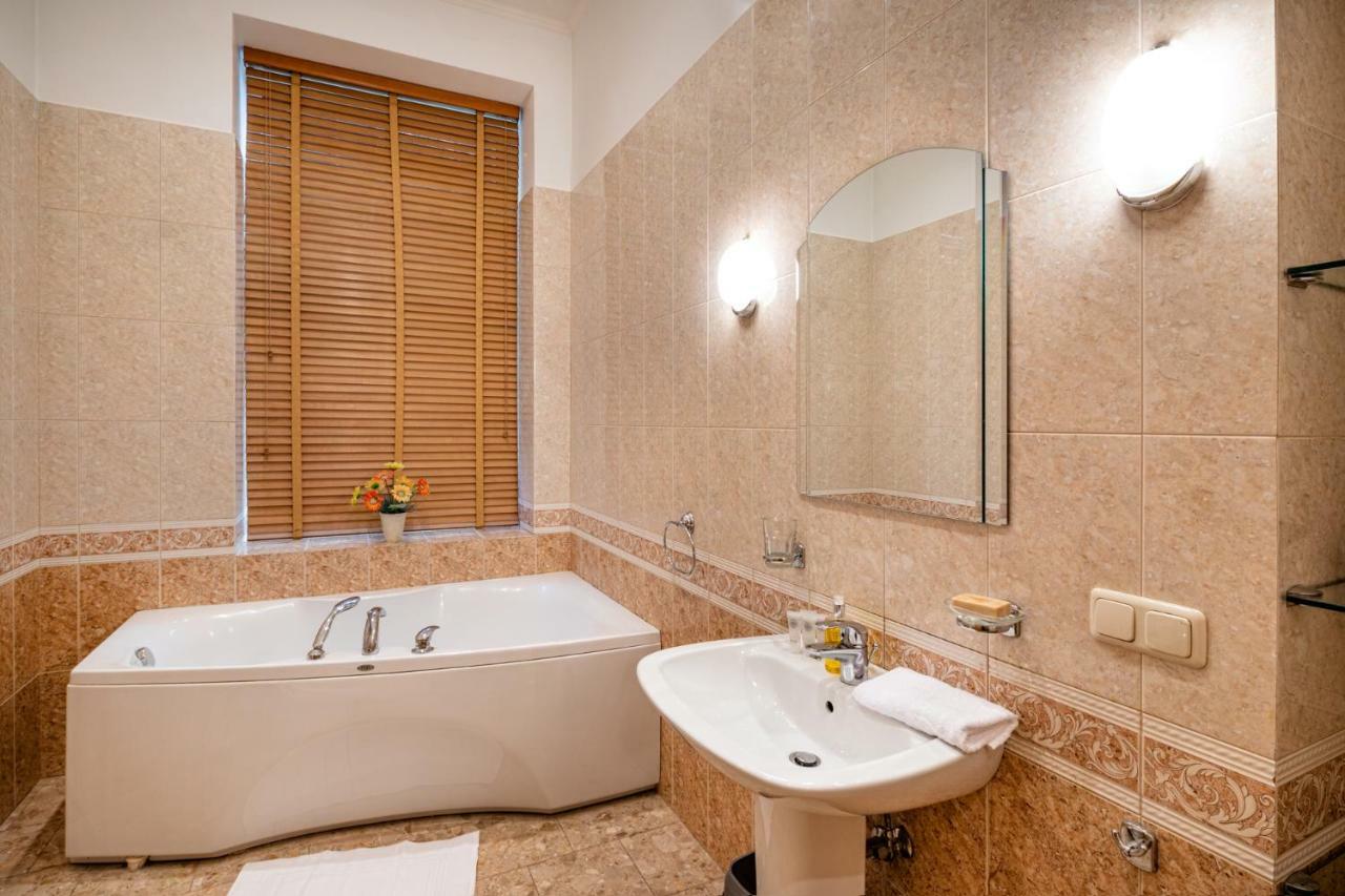 Old Riga 2 Bedroom Vecpilsetas Street Apartment Екстер'єр фото